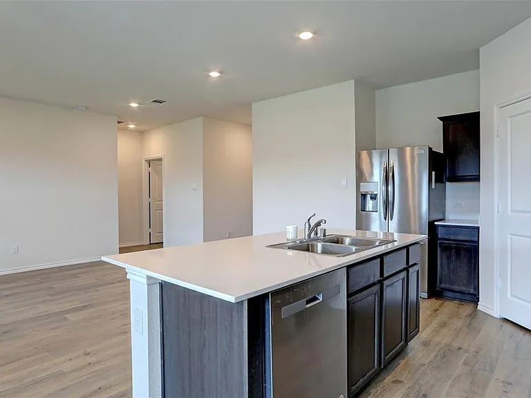 6517 Waterfall Ln — Photo 3