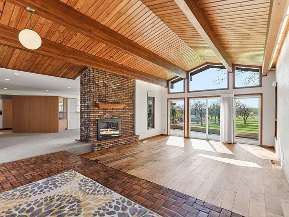 5th image of 70 Valley Ln