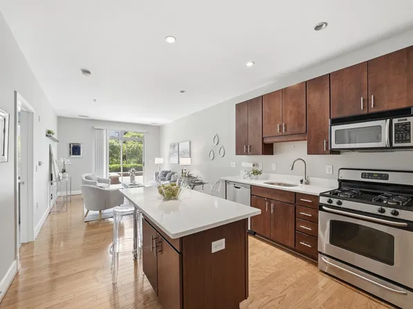 1800 Wilson Blvd Unit 105, Arlington, VA 22201