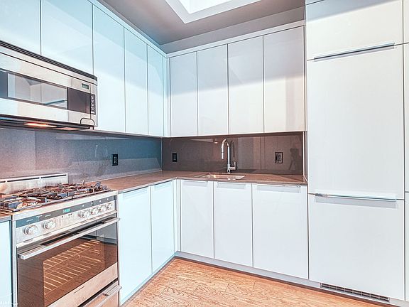 5th image of 180 Water St APT 1120