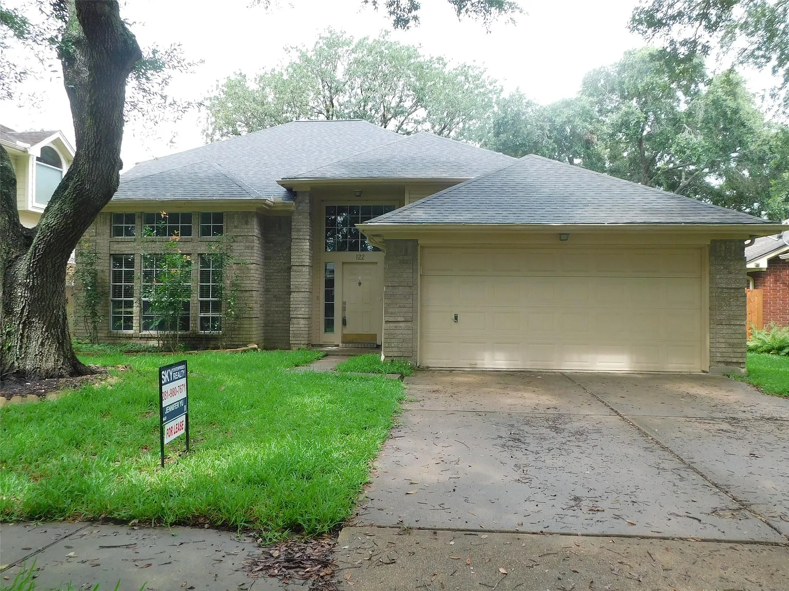 3 bed, 2.5 bath, 2286 sqft, $2,350 — Photo 1