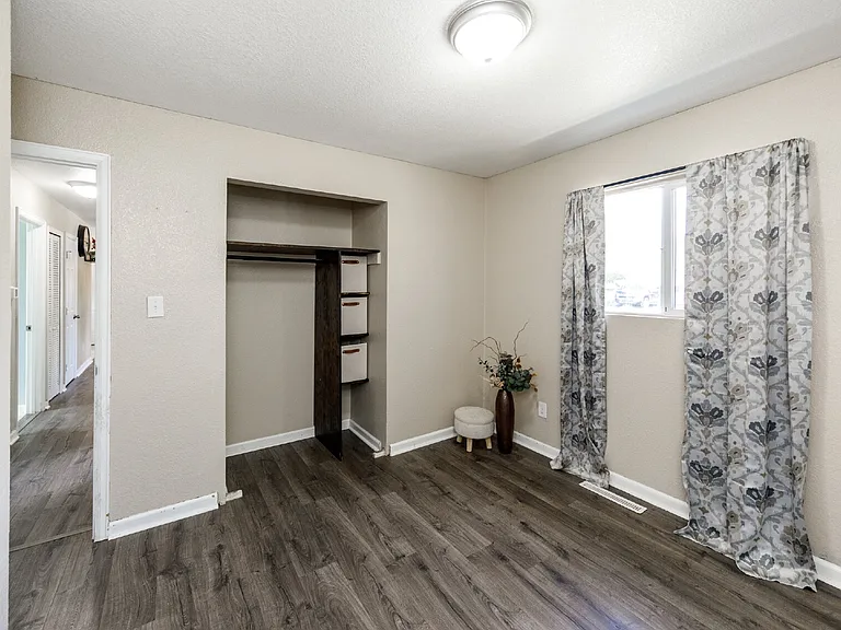 1703 Harrow Rd — Photo 35