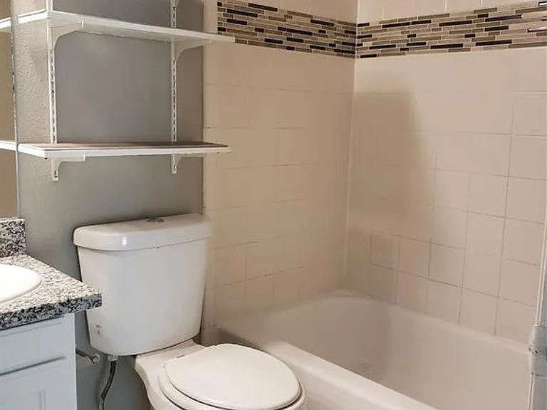 17010 Pastoria Dr — Photo 14