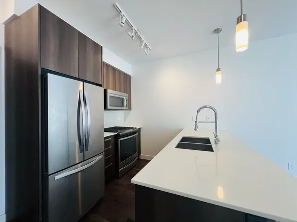 7058 14th Ave #416, Burnaby, BC V3N 0E6
