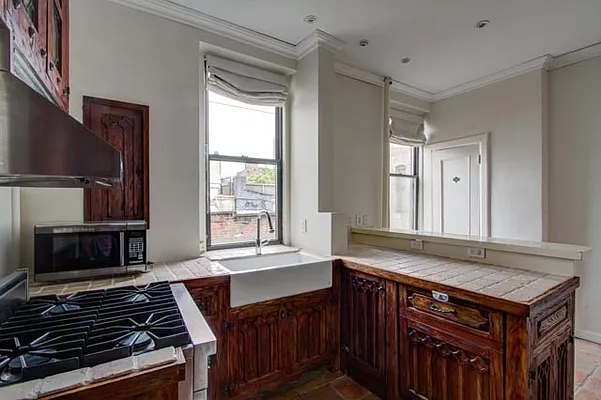 Sold by Compass | media 3