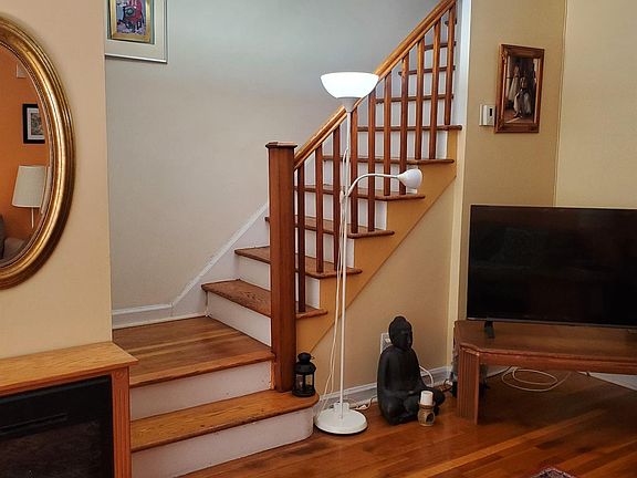 2nd image of 1162 Adee Avenue