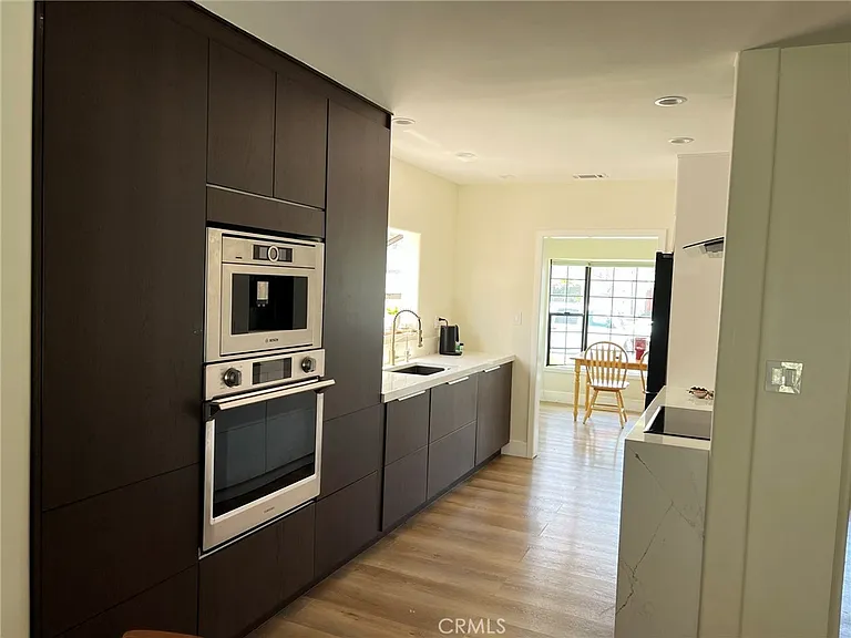 1432 N Catalina St — Photo 8