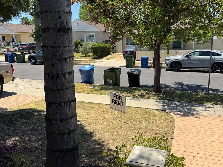 5766 Newcastle Ave — Photo 43