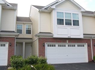 252 S Oak Creek Ln, Romeoville, IL 60446