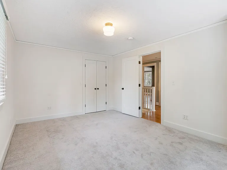 2605 NE 35th Ave — Photo 19