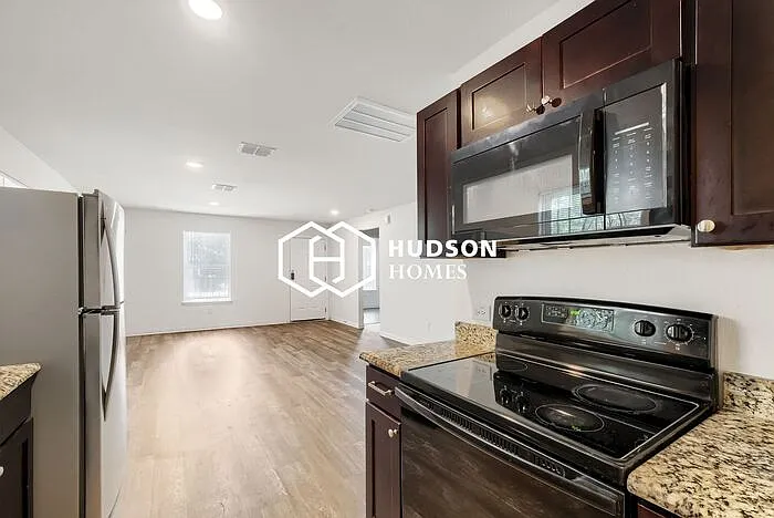 547 Dorie St — Photo 6
