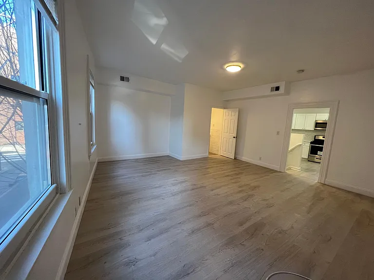 221 Poplar St #A — Photo 2