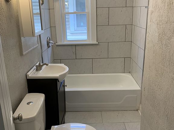 4th image of 488 E Jenkins Ave
