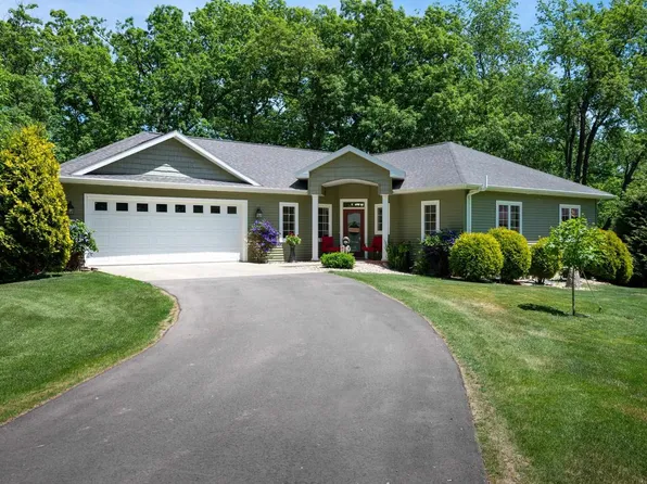 2090 Yahara Drive, Stoughton, WI 53589