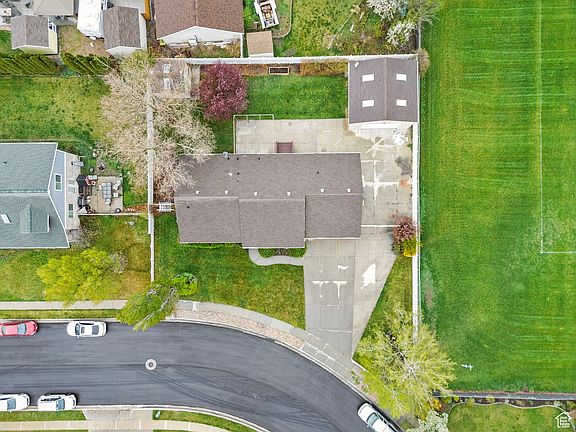 3rd image of 662 W 350th St S