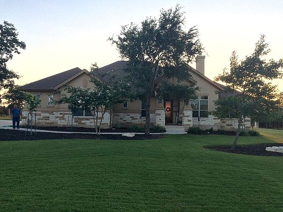2nd image of 701 W Majestic Oak Ln