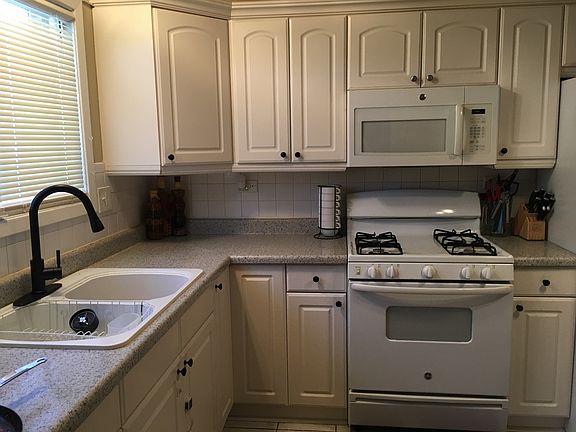 5th image of 2 N Fernwood Dr