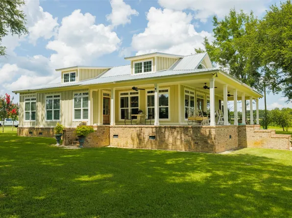 183 Mirror Lake Rd, Fitzgerald, GA 31750