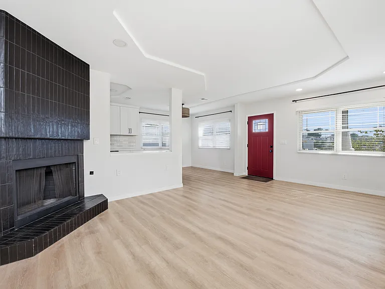 3718 Nile St — Photo 6
