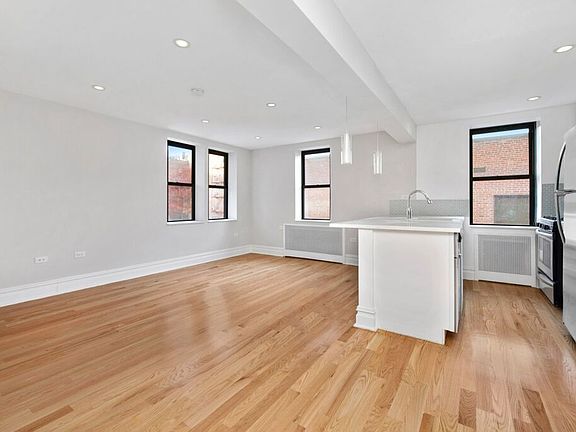 4th image of 69 Bennett Ave APT 307