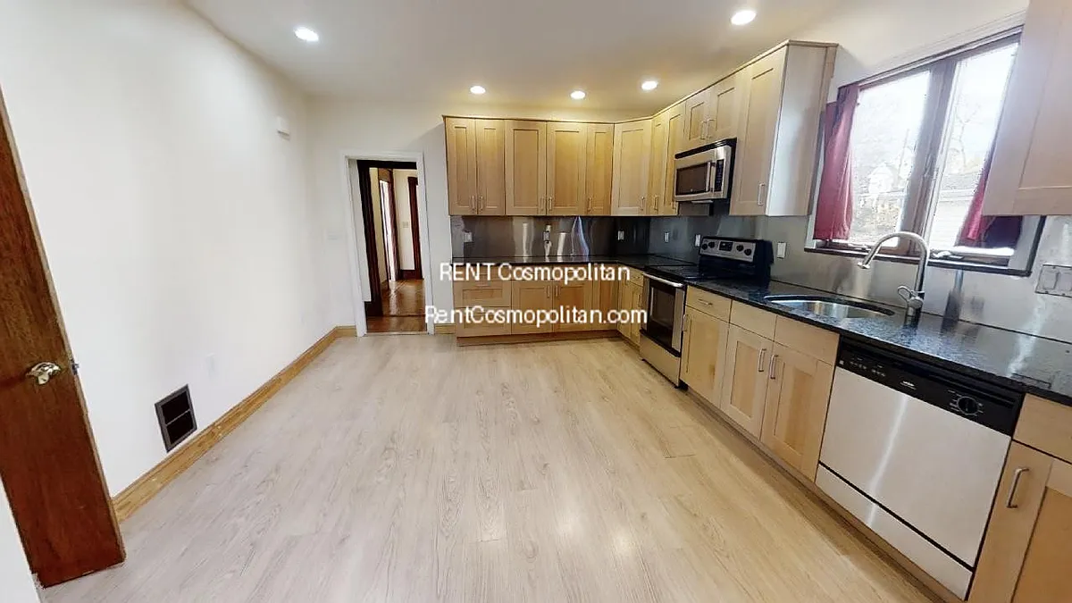 Building Photo - 97 Hawthorne St #1