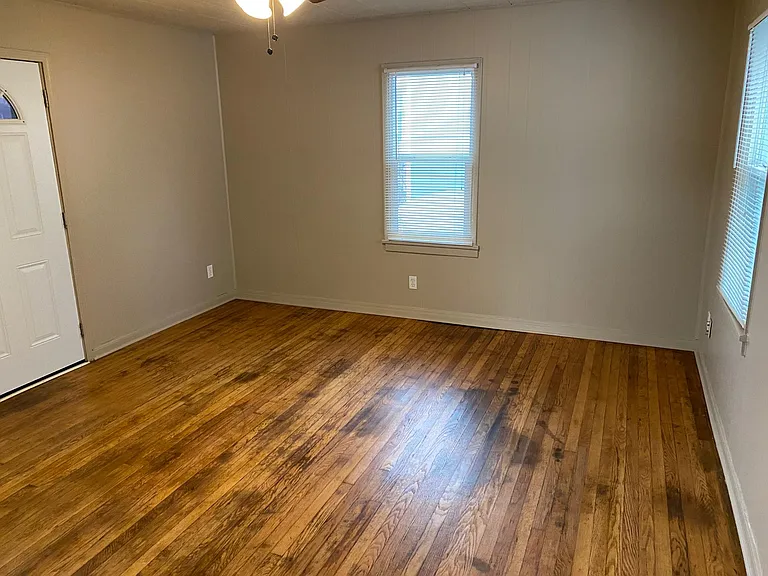 220 E Myrtle Dr — Photo 8