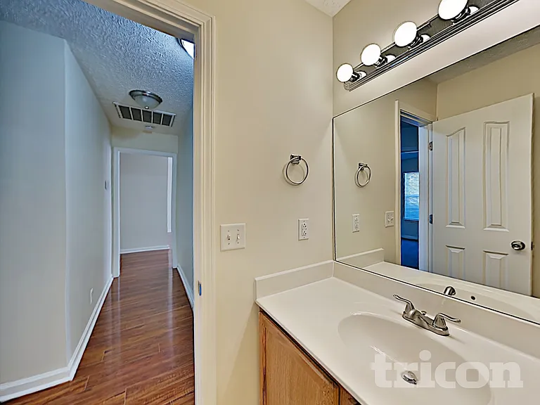 3013 Weybridge Dr — Photo 14