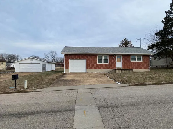 1008 S Jefferson St, Farmington, MO 63640