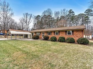 1665 26th St NE, Hickory, NC 28601