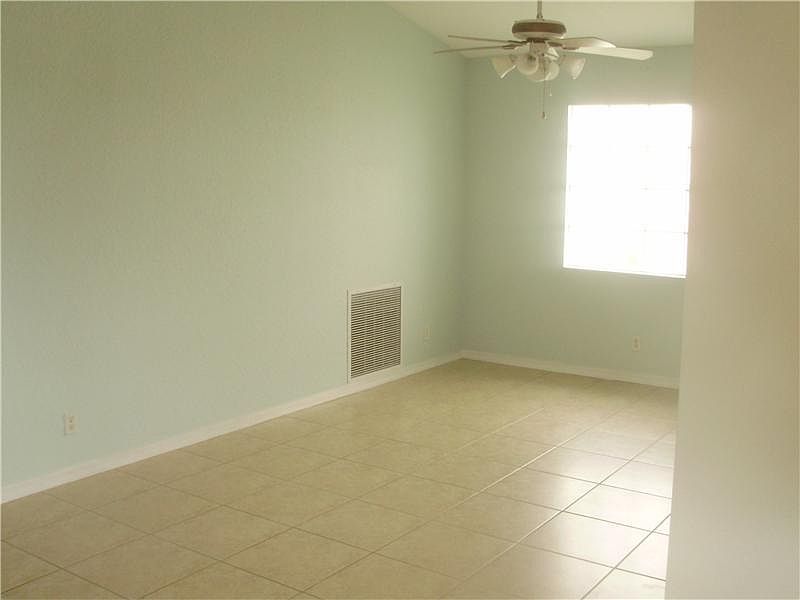2nd image of 4013 Crescent Creek Dr
