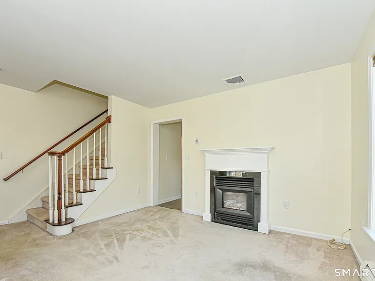5 Moody Ave — Photo 9