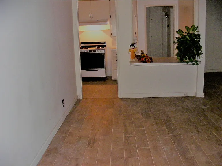15252 Devonshire St — Photo 2