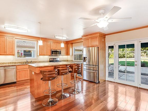 5th image of 406 Castilian Way