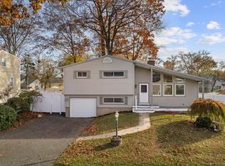 217 Ferndale Ave, Stratford, CT 06614