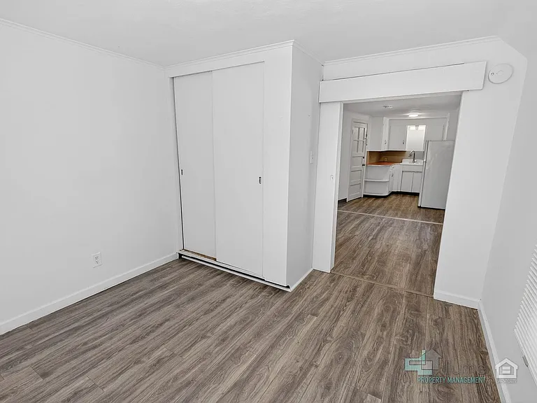 Charming Multi-Unit Living in Prime Northeast Salem Location — Photo 18