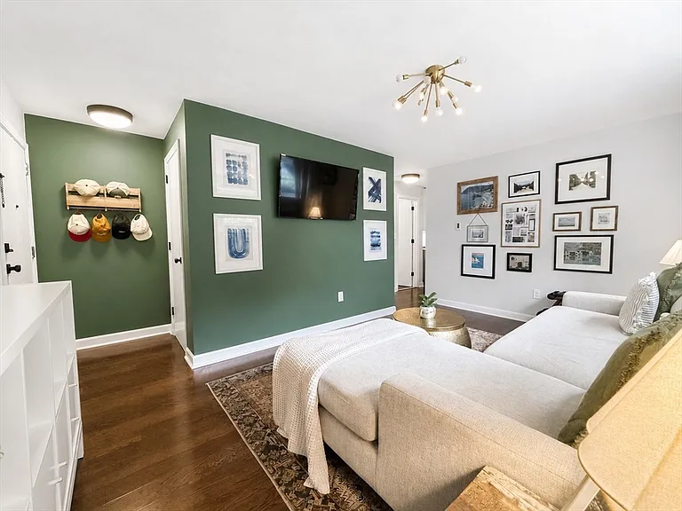 1185 Adams St #2 — Photo 3