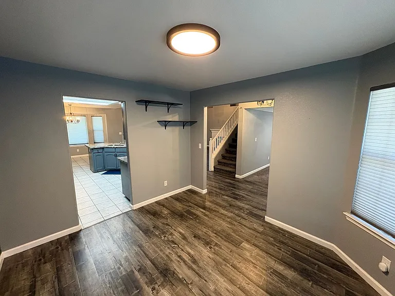 534 W Russell Ave — Photo 21