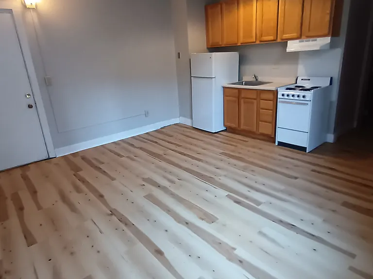 7th Place Apartments — Photo 15