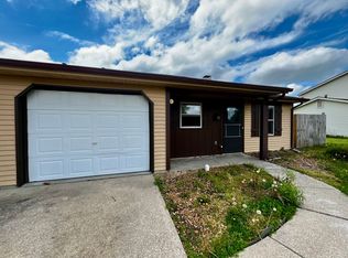 2304 Valley Creek Run, New Haven, IN 46774