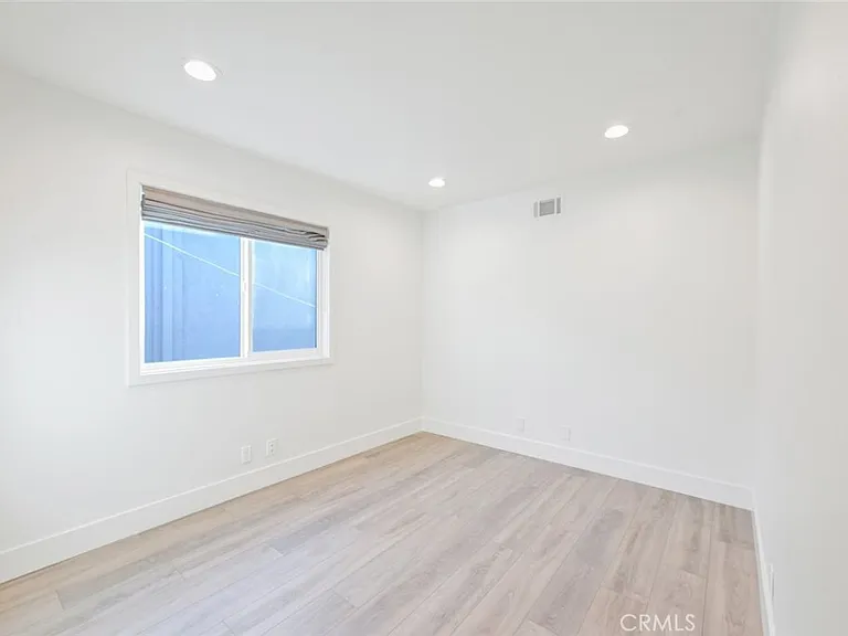 411 Goldenrod Ave #B — Photo 20