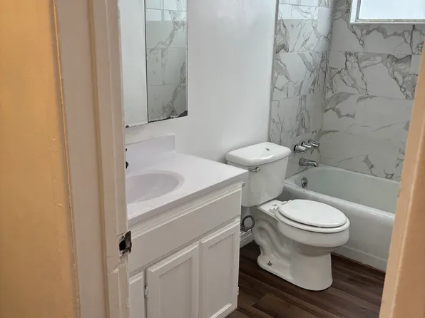 6829 Flora Ave APT E, Bell, CA 90201