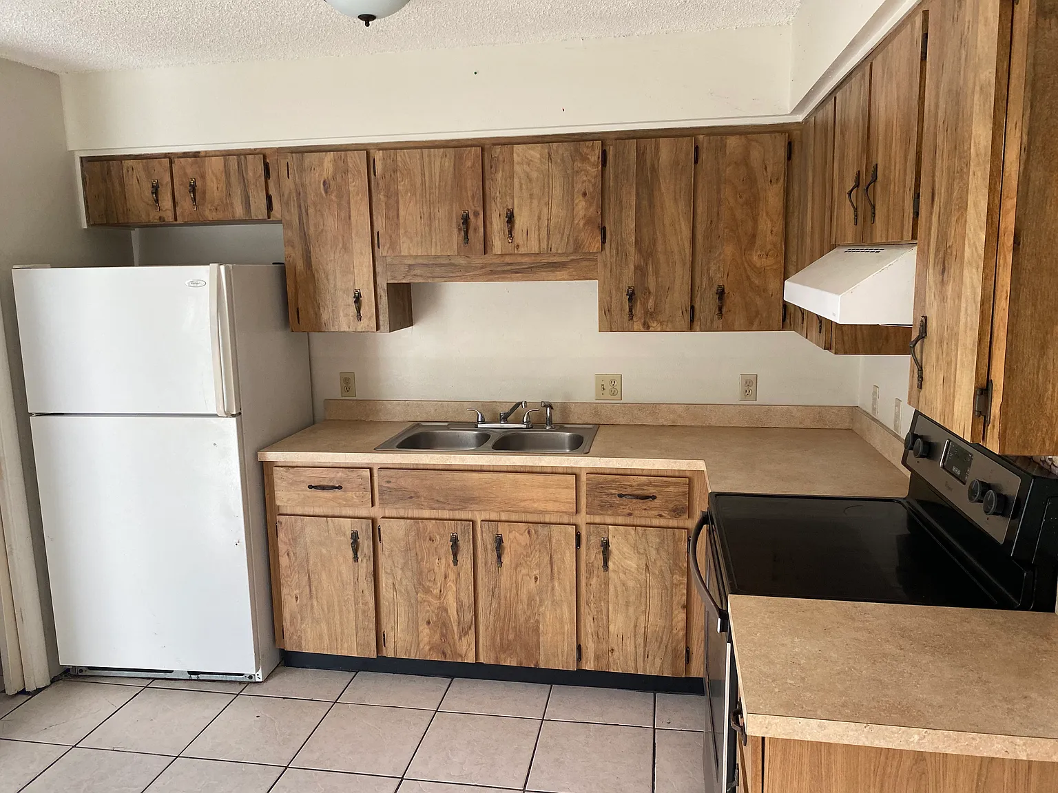 2 bed, 1.5 bath, 824 sqft, $1,350 — Photo 1
