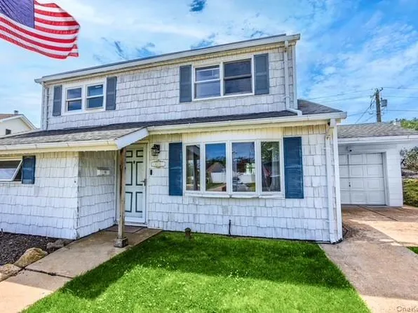 4236 Clarissa Road, Bethpage, NY 11714