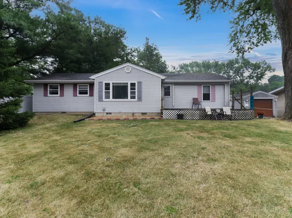 207 N West St, Hudson, IL 61748