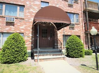 16-16 Mayberry Dr #A, Westborough, MA 01581
