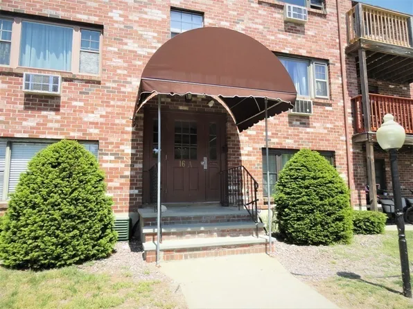 16-16 Mayberry Dr #A, Westborough, MA 01581
