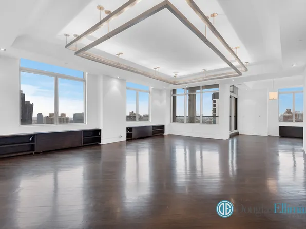 556 Third Avenue image 1 of 19