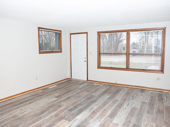 2nd image of 1100 Dale St N #101
