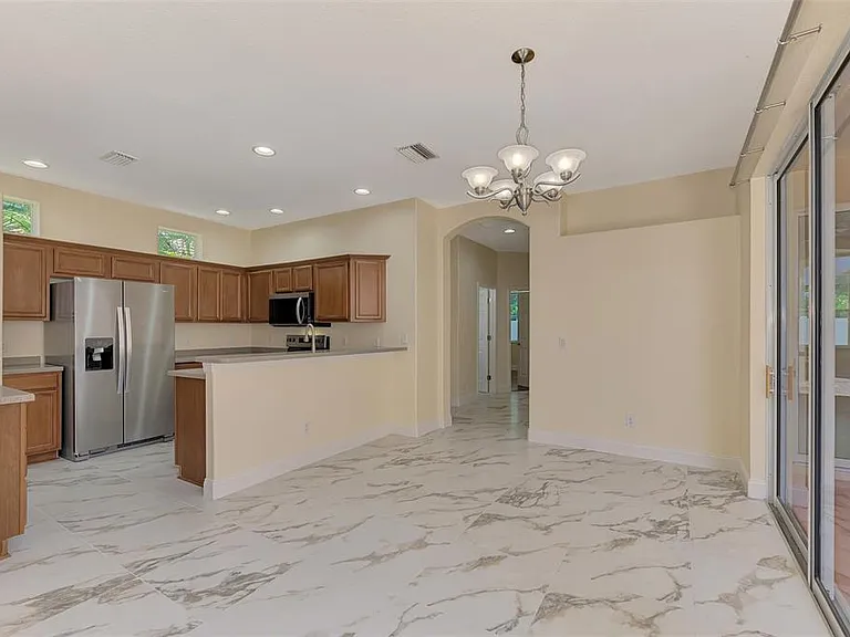 7803 33rd St E — Photo 11