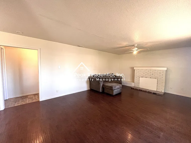 3201 Leona Cir — Photo 4